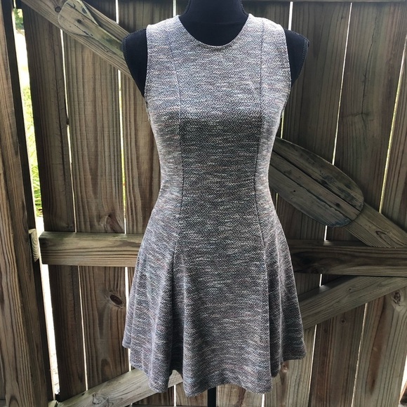 BCBGeneration Dresses & Skirts - BCBGeneration Gray Tweed Sleeveless Skater Style Fit & Flare Dress Size 2
